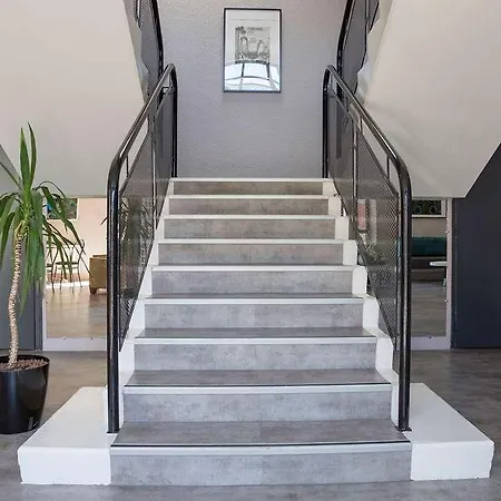 Hotel The Originals City, Novella Confort Nantes Est